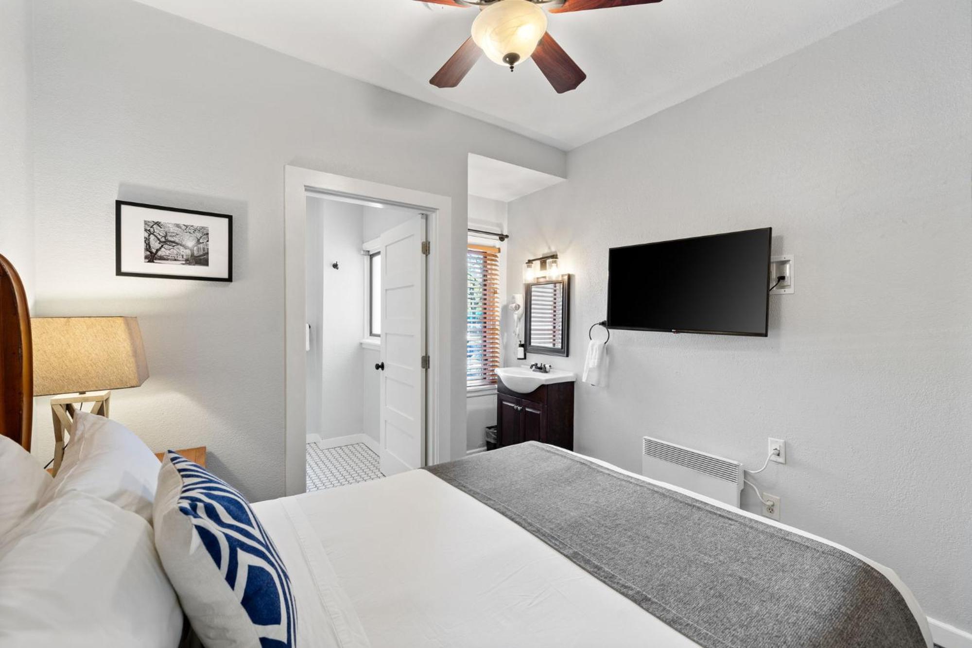 College Inn 2*